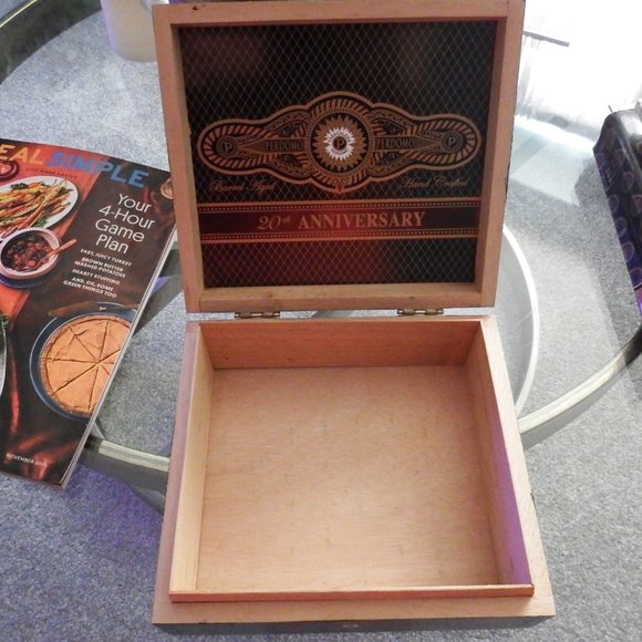 20th Anniversary Perdomo Wooden CigarBox - Picture 3 of 7